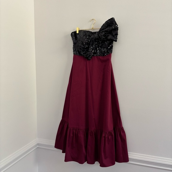 Anthropologie Hutch Bow-Tie Tiered Maxi Dress Burgundy & Black sequin Sz 8 - Picture 3 of 9
